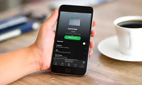 A picture of a cellphone.